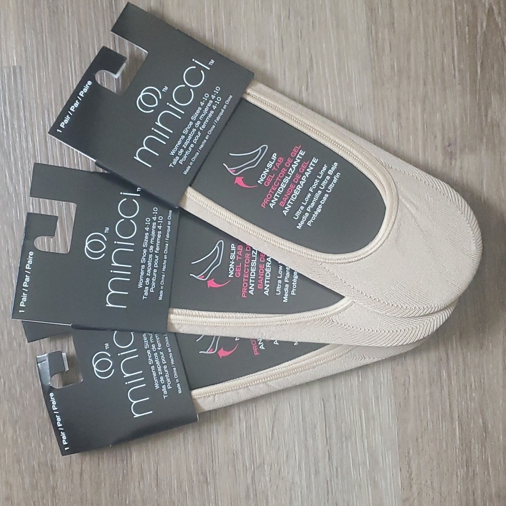 3/$10 No show socks😊